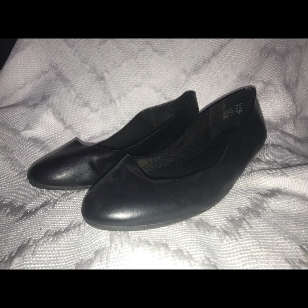 Matte Black American Eagle By Payless Flat size 12